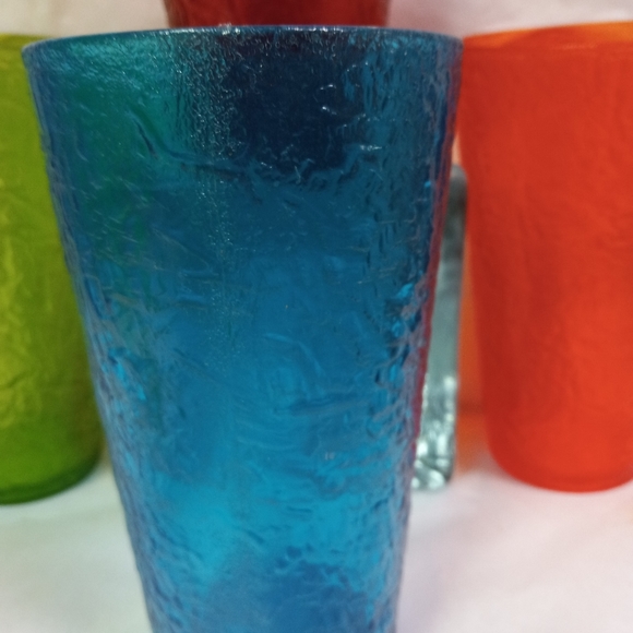 ACRYLIC Tumblers Set of 4 Glasses 20 oz Red, Blue, Orange, Green - Picture 3 of 8